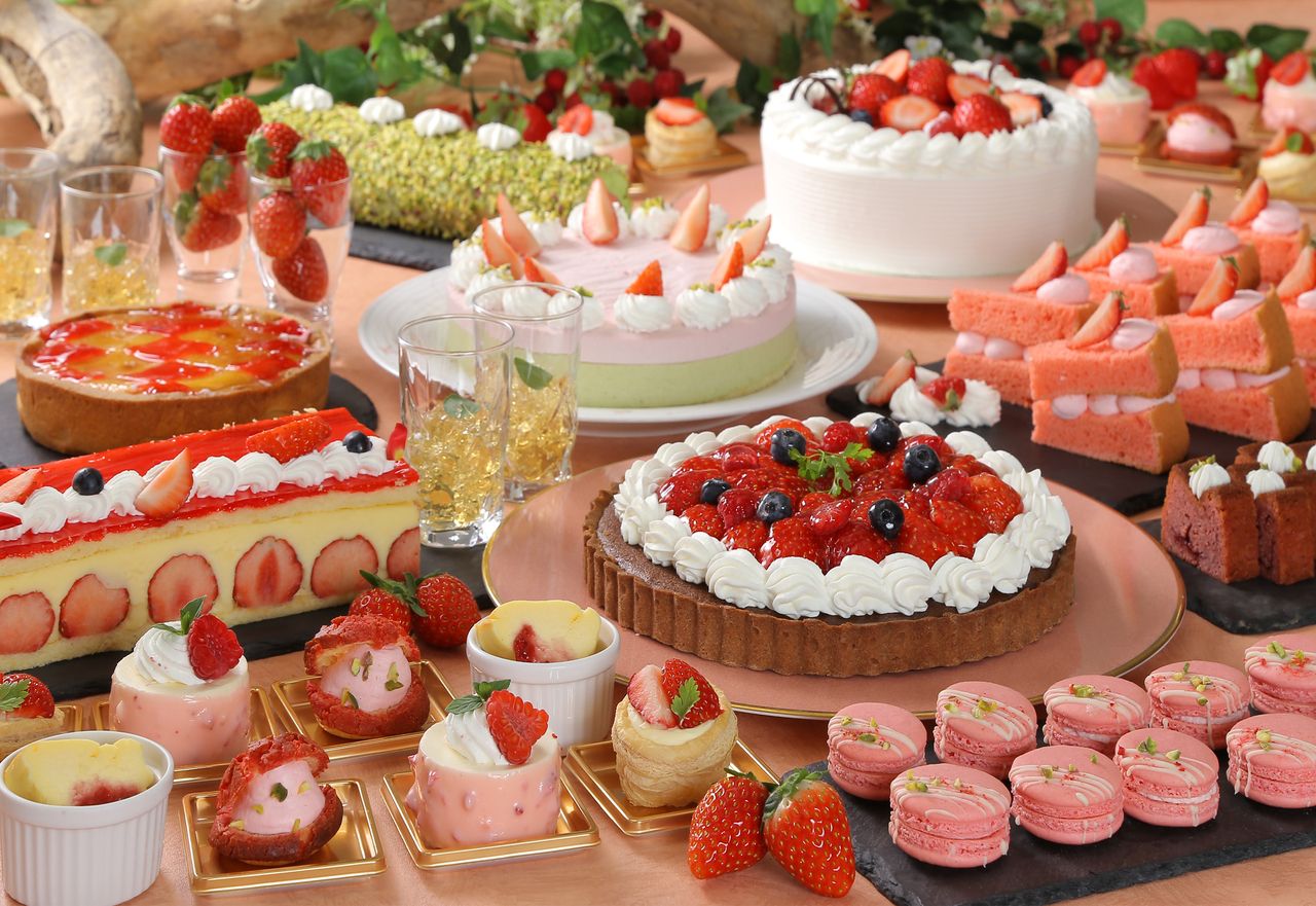 1月10日～5月6日　ストロベリースイーツ＆ランチブッフェ　大人