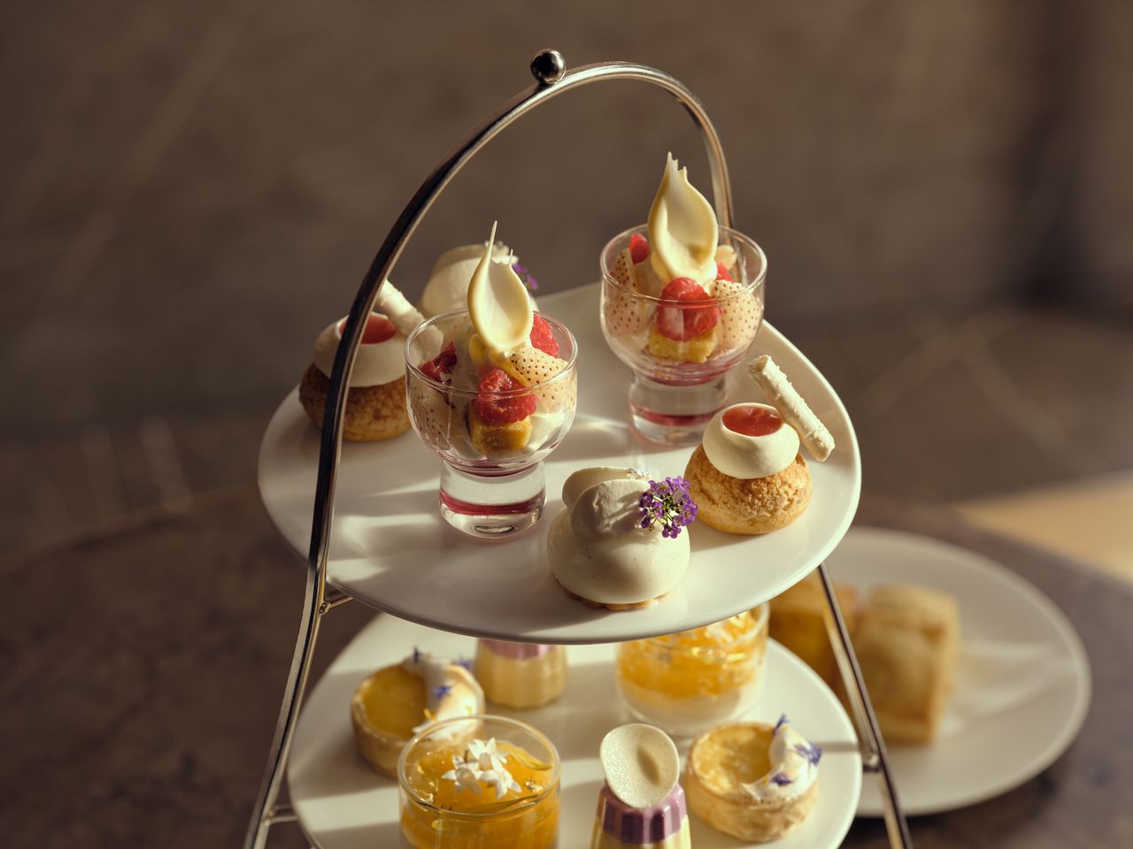 【Weekends】Strawberry & White Afternoon Tea (2/15～3/31）