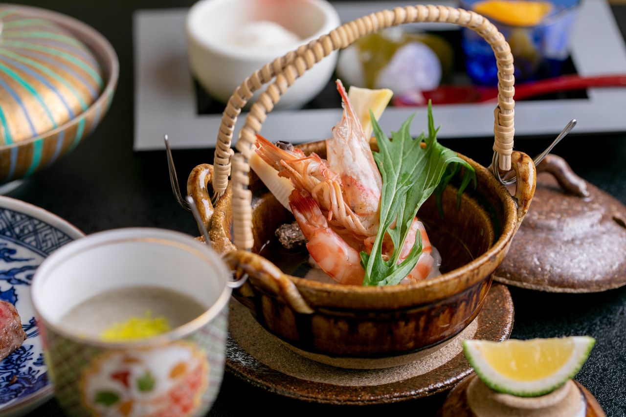 Kyoto Gourmet Tour 2026 Spring: A Luxury Spring Course Featuring Kyoto Beef and Spiny Lobster