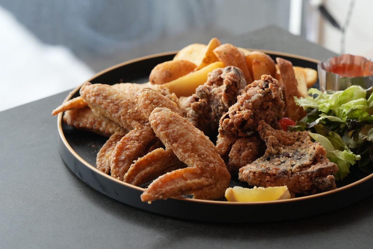 〈Lunch〉Deluxe Fried Combo Platter