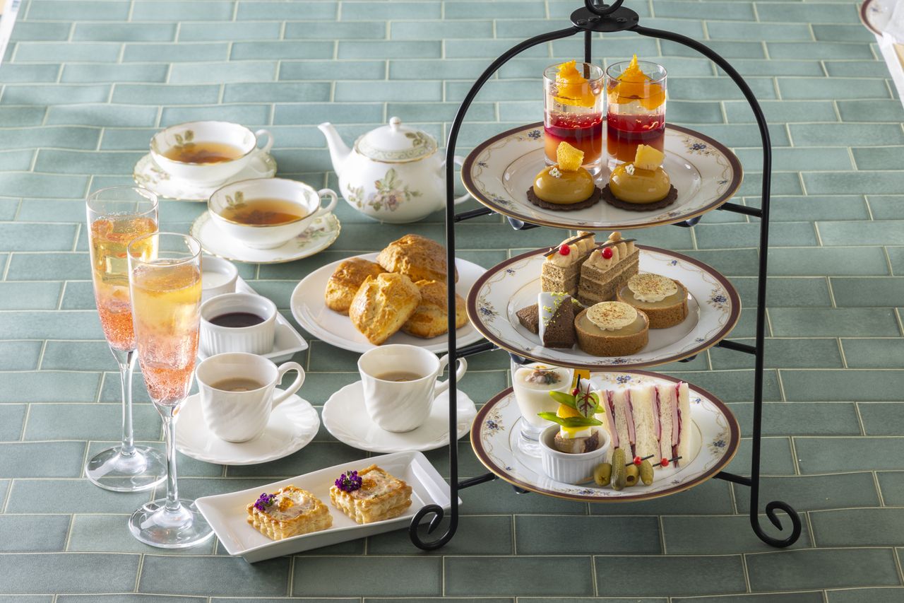 紅茶のアフタヌーンティー 　6,000円☕（土日祝）