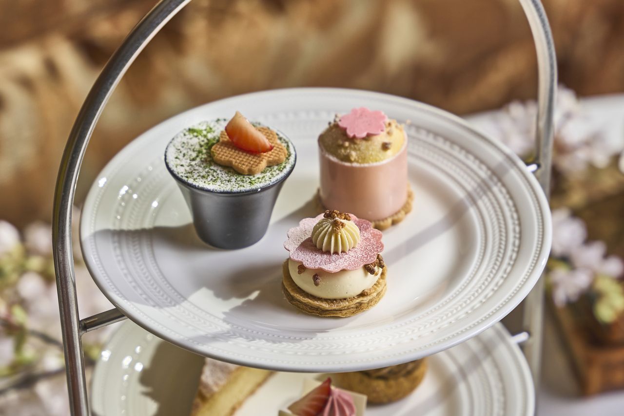 さくら&ストロベリー ロワイヤル〈オリジナルカクテル付〉