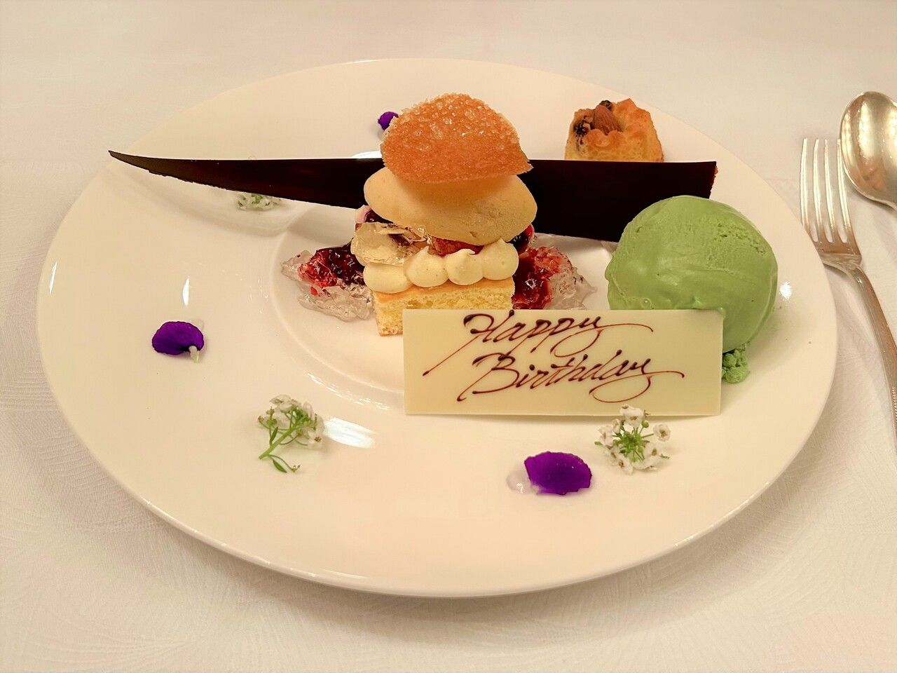  Seasonal full course "GOURMAND" with a choice of fish or meat dishes, including a birthstone-colored dessert | 14,500 yen