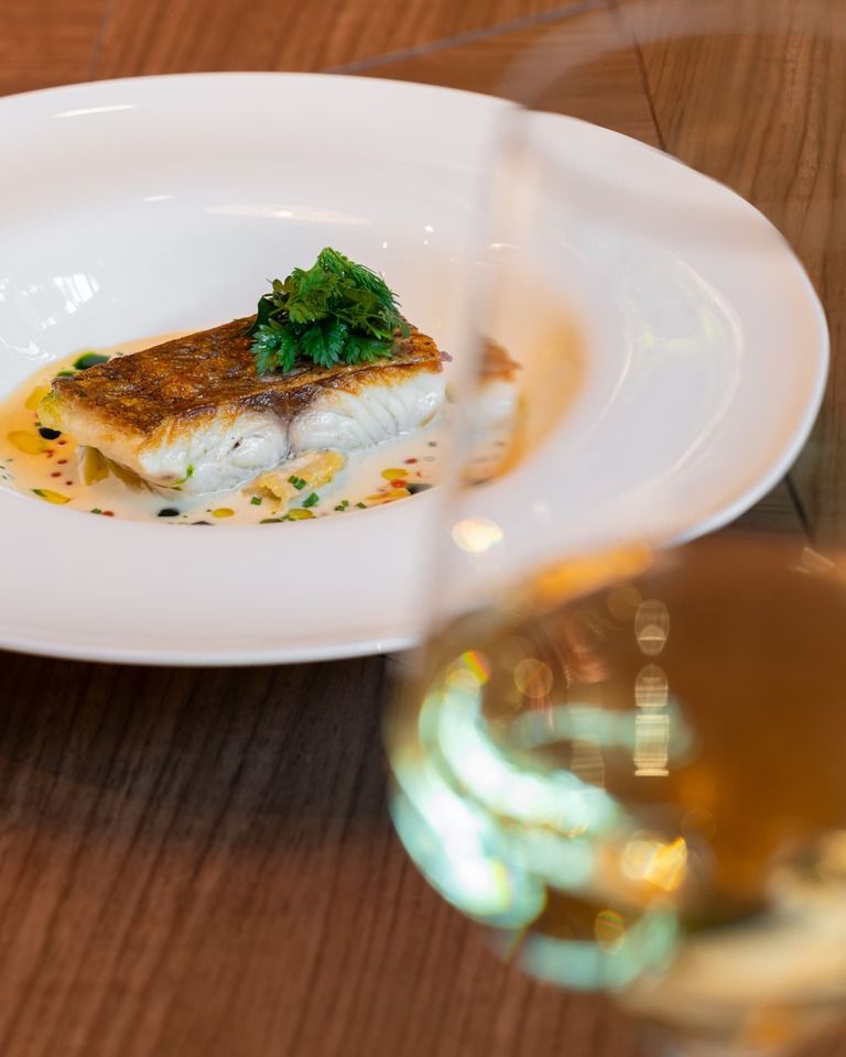 【Scénario】前菜・スープ・メインディッシュ・デザート 全4皿 ＋ 選べる1ドリンク付き