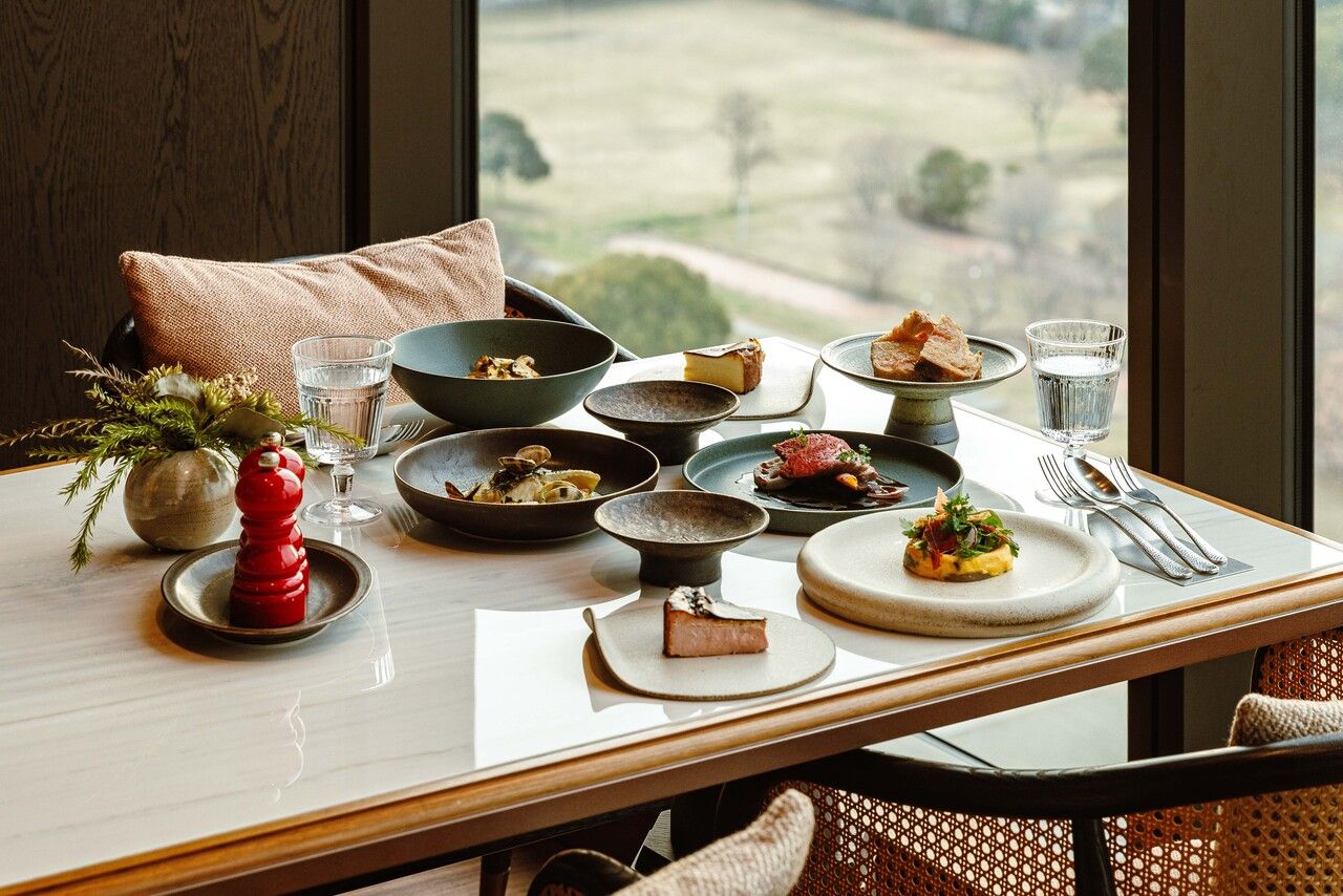 [Guaranteed window seat lunch] Prefix 4-course meal with champagne toast