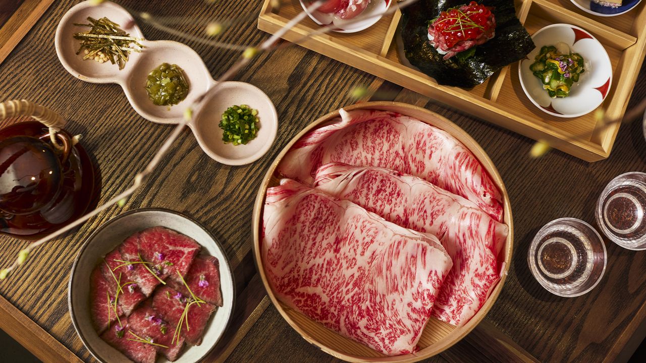 【山笑ふ 名物堪能 黒毛和牛しゃぶしゃぶコース】黒毛和牛二種と名物ひつまぶし茶漬け付