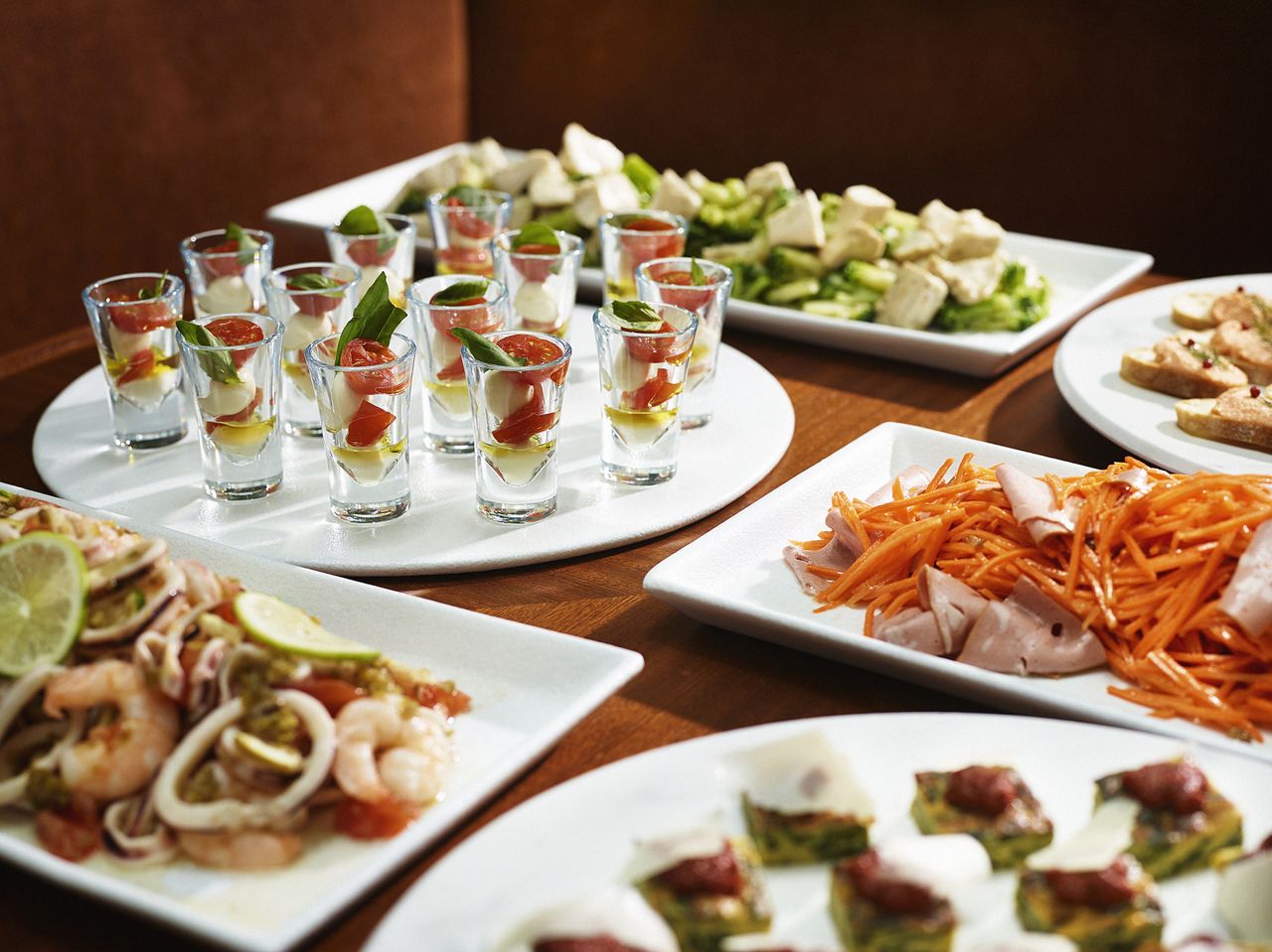 [LUNCH | Weekdays] Lunch buffet with over 70 choices