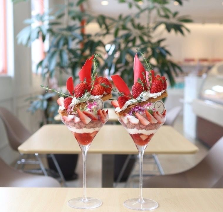 大份春季草莓芭菲