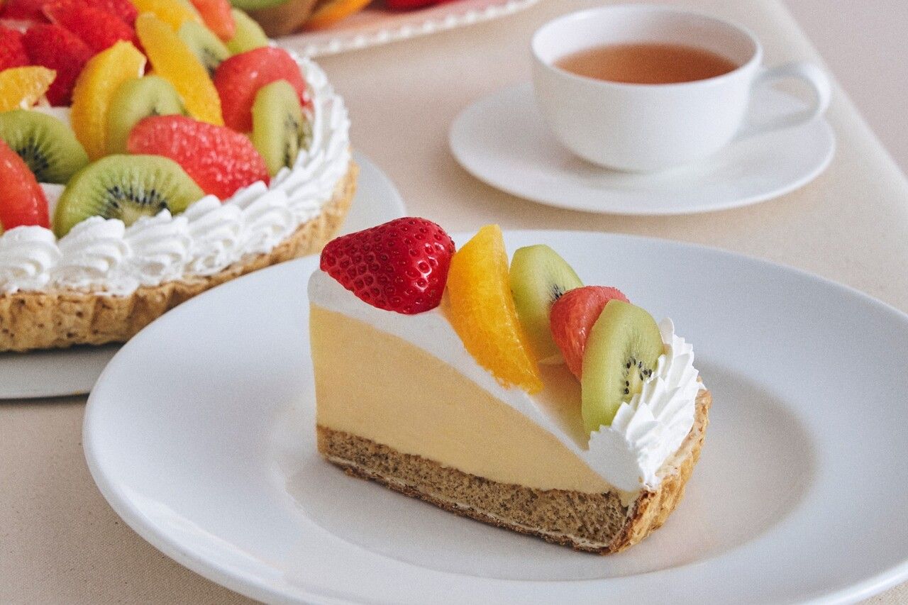 [Starting April 1st! Seasonal Limited Offer] Drink Set / Fruit Cake Pie with Chunky Fruit Pieces