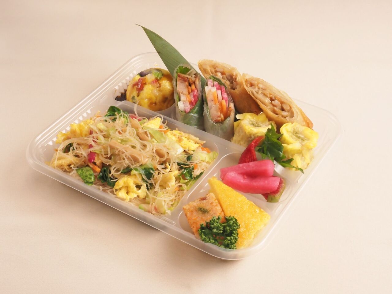 "Tohoku Farm Bento" - A bento box filled with the bounty of Tohoku Farm (Chinese style)