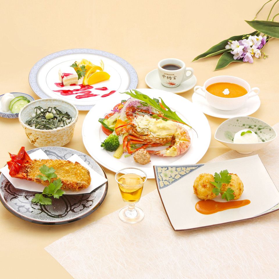 [Hikari Course] Enjoy a variety of spiny lobster dishes at a great price (9 dishes total)