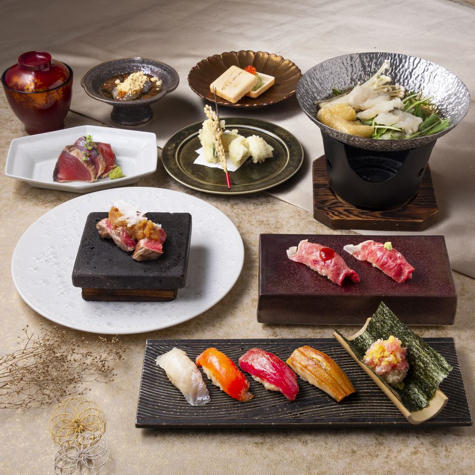 【江戸前鮨 周年コース】『瀬戸内はも小鍋と近江牛の炙り肉鮨』＆選べる食事！『とろたく入り江戸前鮨5種 or 鰻の釜飯ひつまぶし』4800円(税抜)