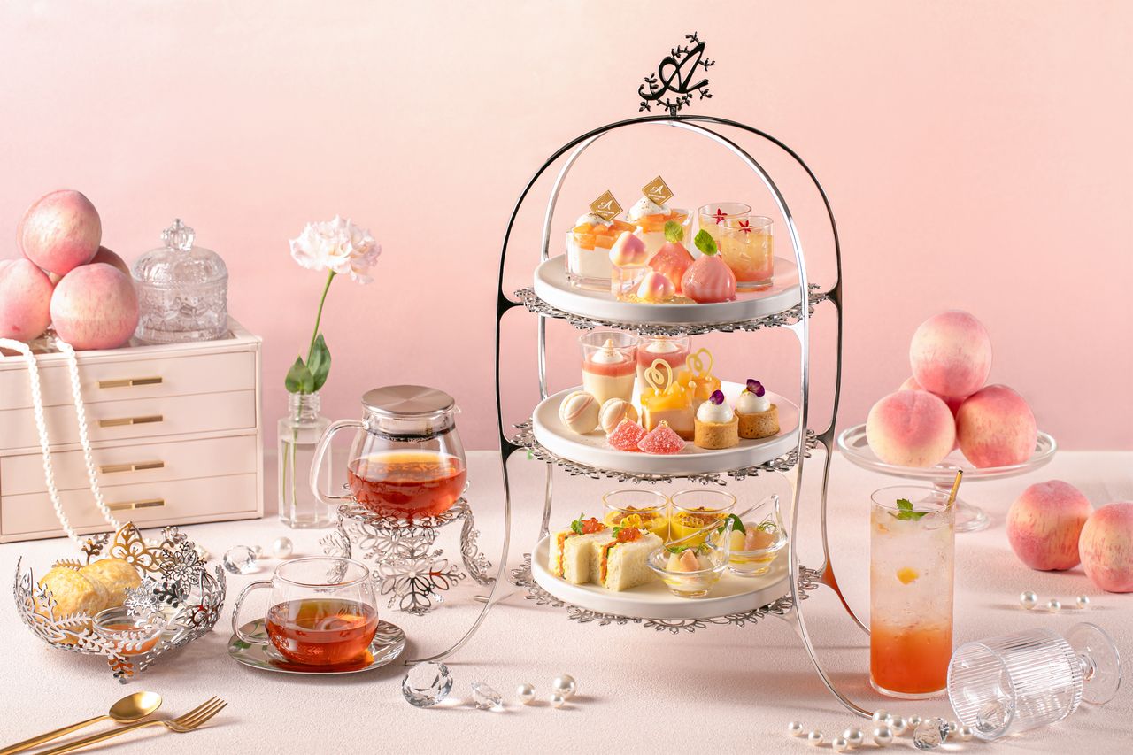 [July 15 onwards] Peach Bijou Afternoon Tea with a glass of sparkling wine (reservations for 11 a.m. only)