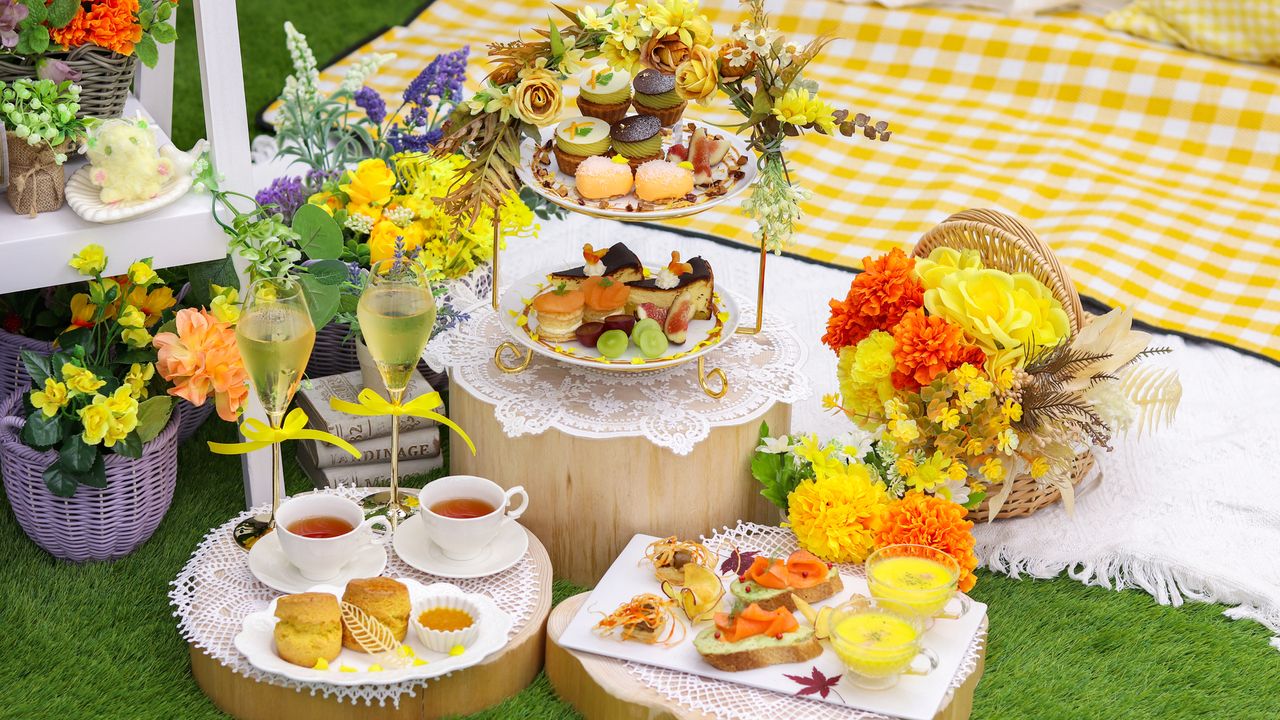 Uriel Afternoon Tea Set
