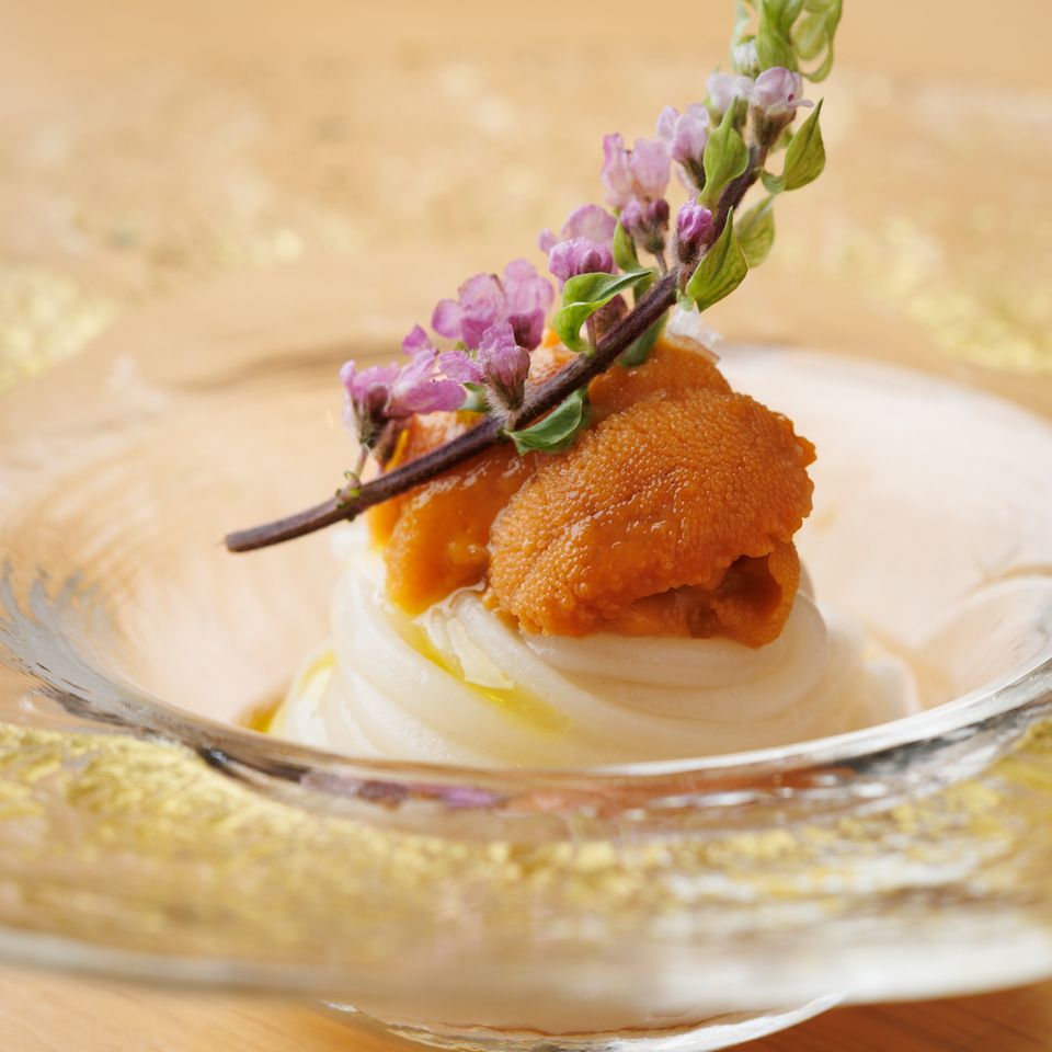 All-inclusive Omakase Course featuring our signature uni-toro selection (17 dishes in total)