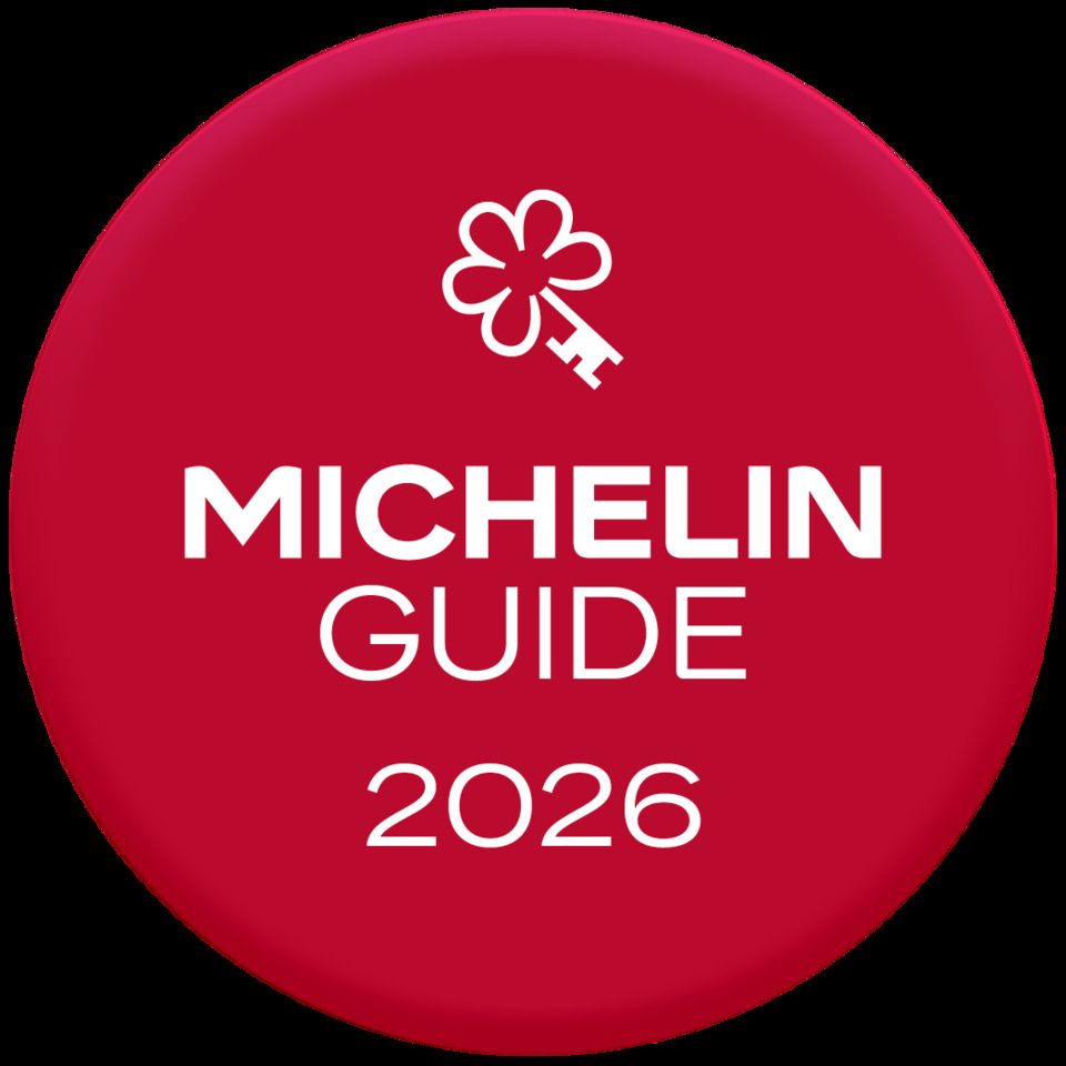 【Michelin Key Award Commemorative Dinner】 October 2026 – November 2026: A modern Chinese cuisine course featuring Shanghai crabs marinated in Shaoxing wine (includes a toast drink).