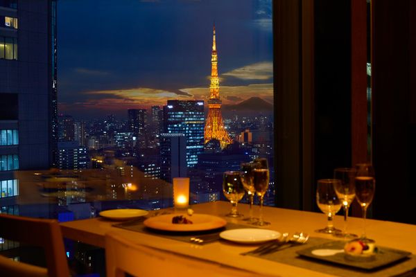 Tower side seat