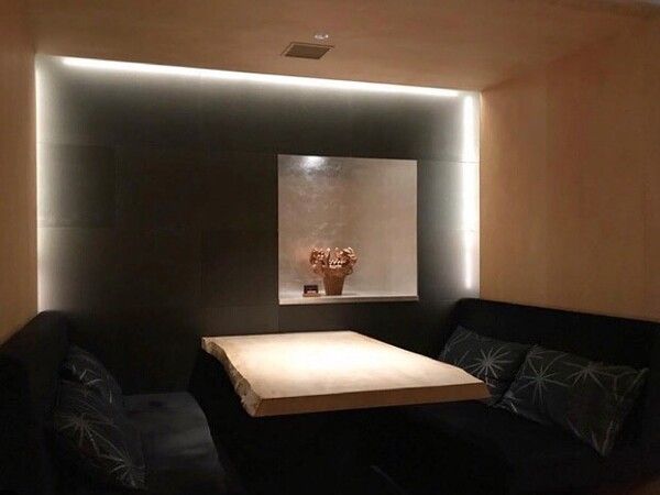 テーブル席（2～4名様）