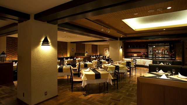 Four Seasons ＆ Oak Room