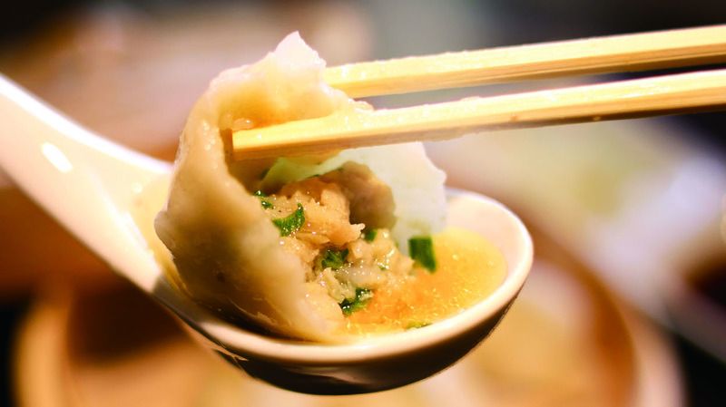 Albóndigas de caldo de carne Albóndigas Roppongi