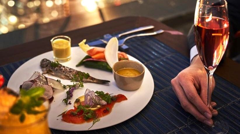 Crudo Deck / Centara Grand Hotel Osaka