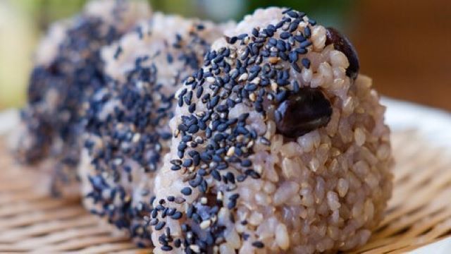 Genmai Onigiri Hitoyasumi
