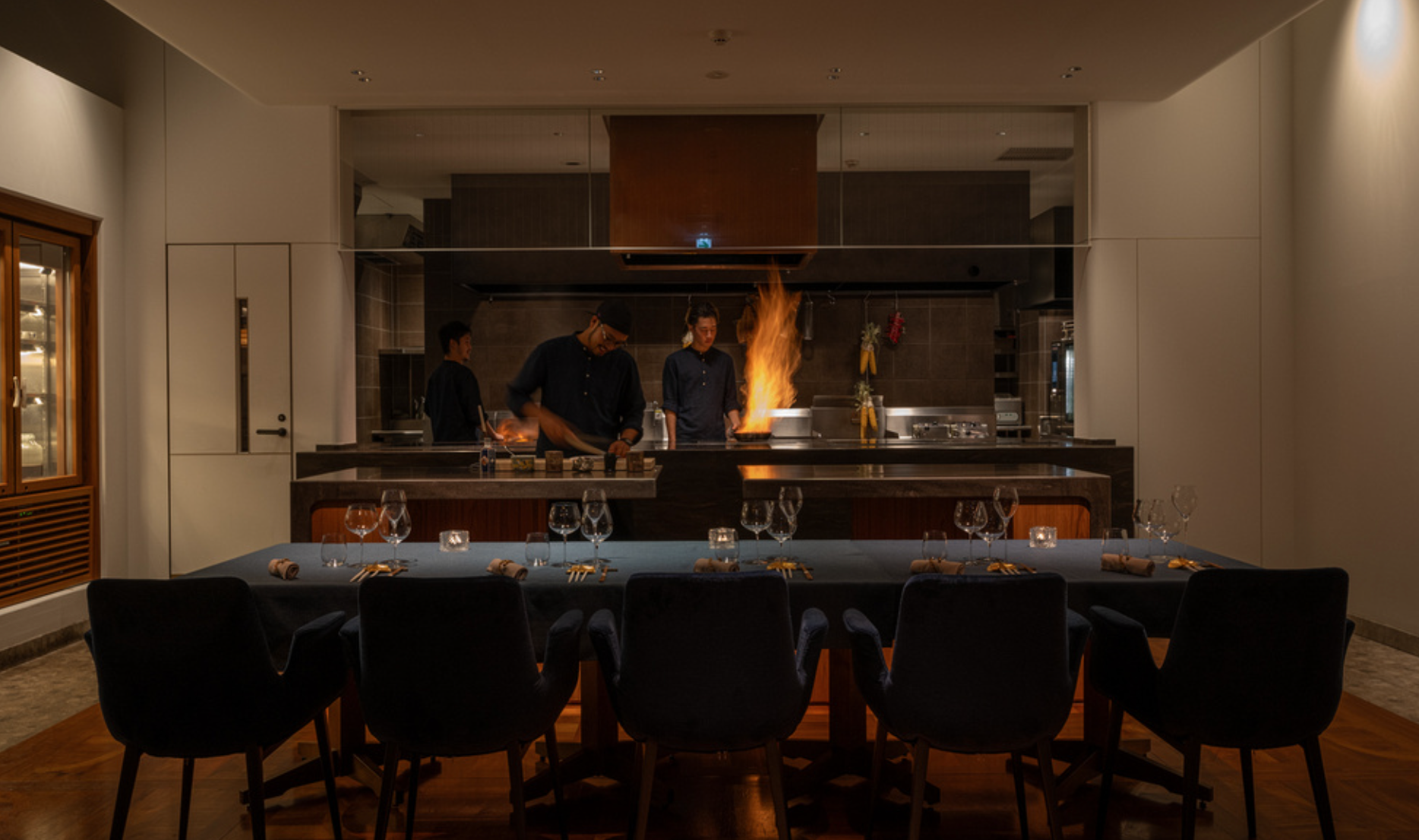 The Flats. Restaurant / Bar