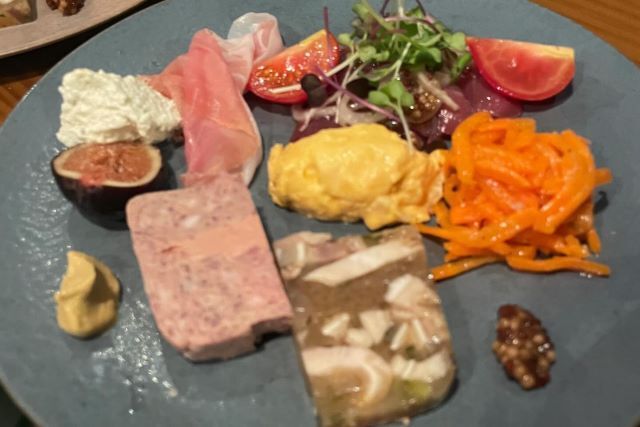 ビストロ タツミ