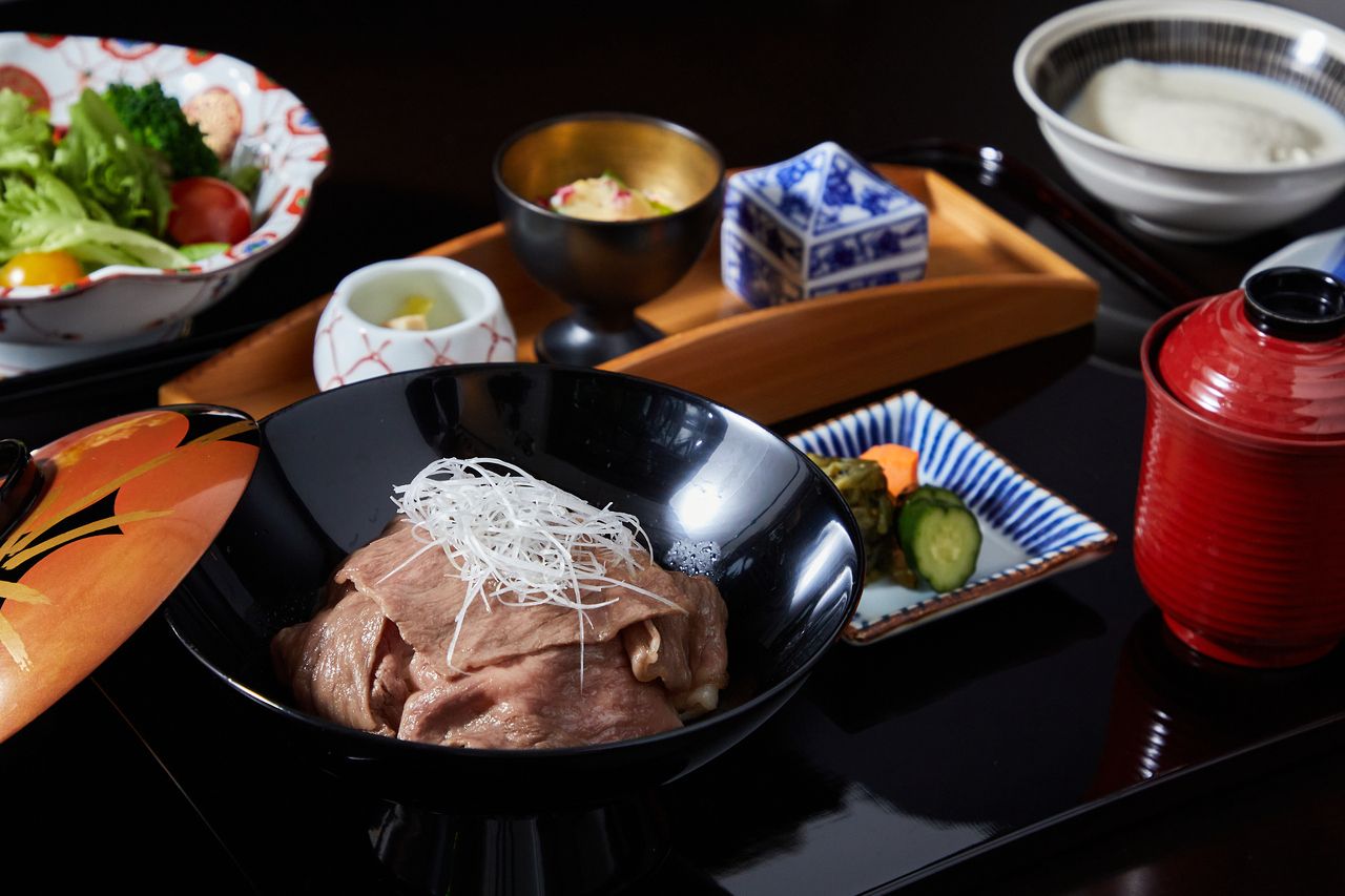 和牛花彩御膳 (昼のみ)