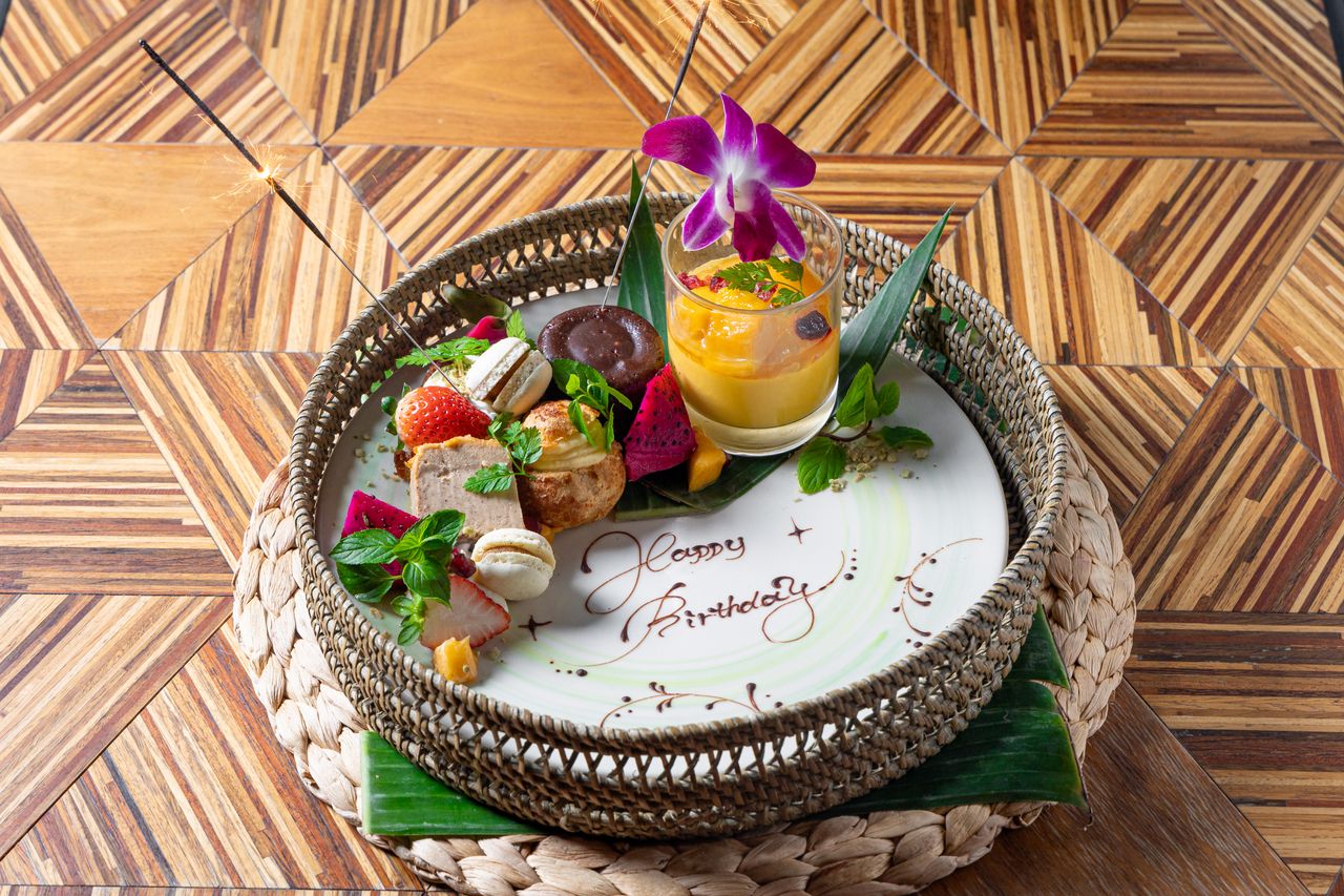 [DESSERT PLATE] ຈານເຂົ້າໜົມຫວານທີ່ສວຍງາມ