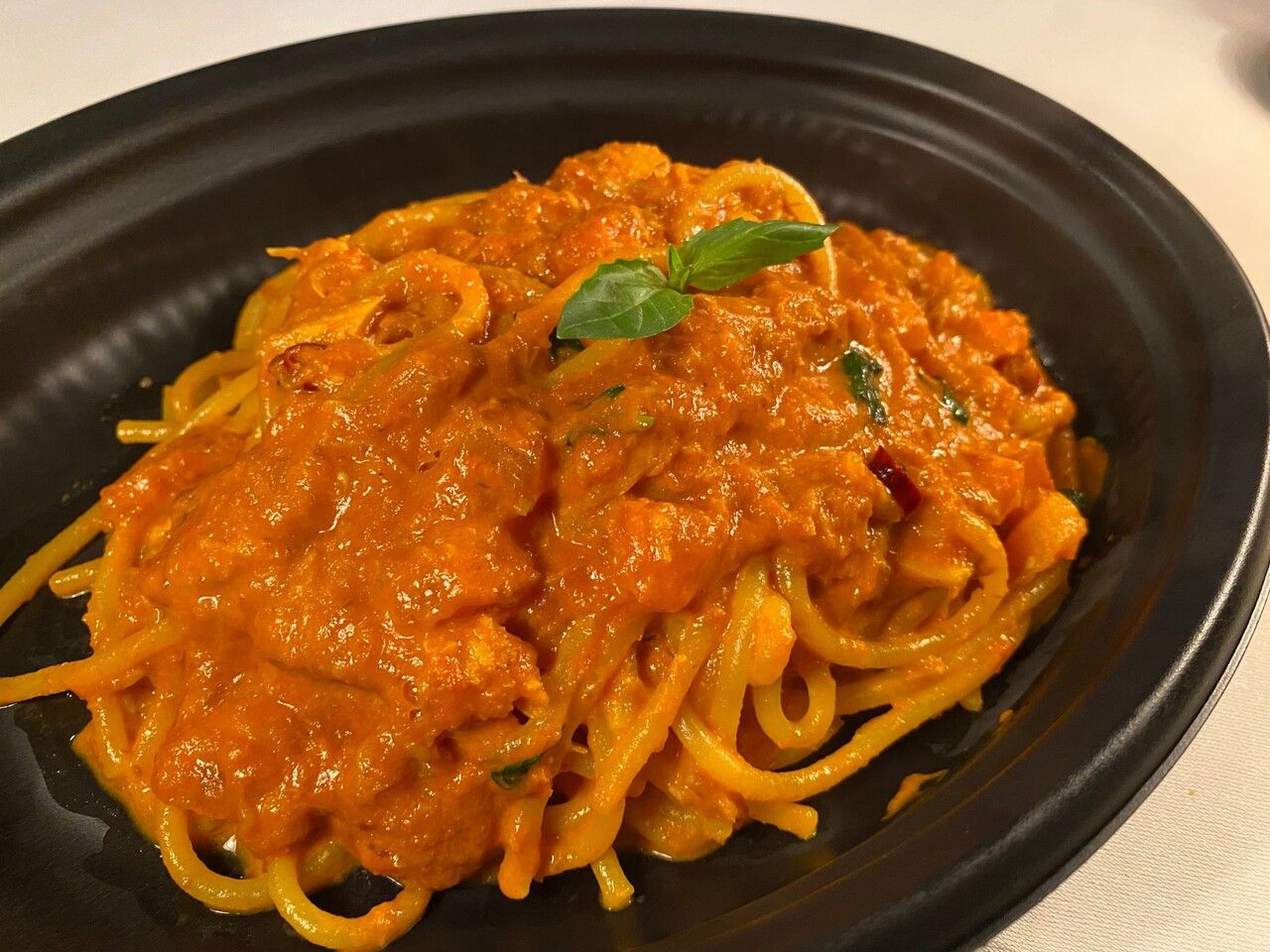 【テイクアウト】ズワイガニと渡り蟹のトマトクリームソース　もちもち生パスタ