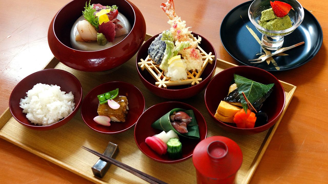 Lunch: Fresh Green Winds, Large Serving Set Meal