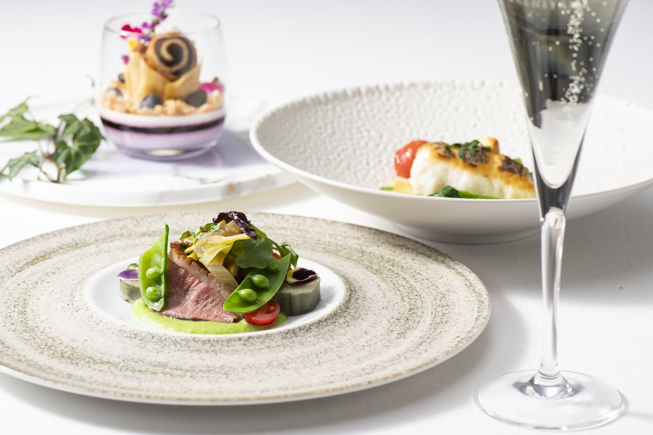 4th Anniversary HIGASHIYAMA LUNCH [You can choose your main dish at your seat on the day.]