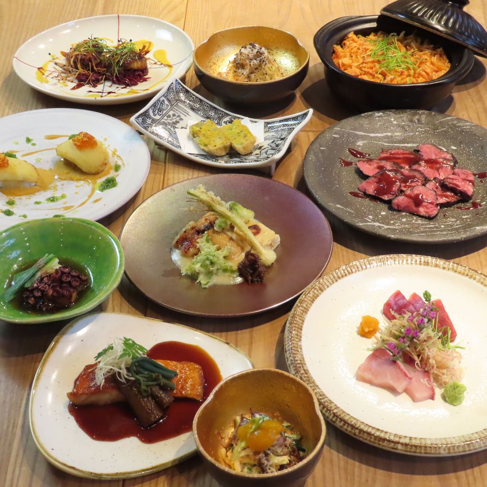 プレミアムコース【”極”(きわみ)コース 2時間飲み放題付き】季節の厳選食材、土鍋ご飯から甘味までお楽しみ頂ける贅沢フルコース。(全10皿) 