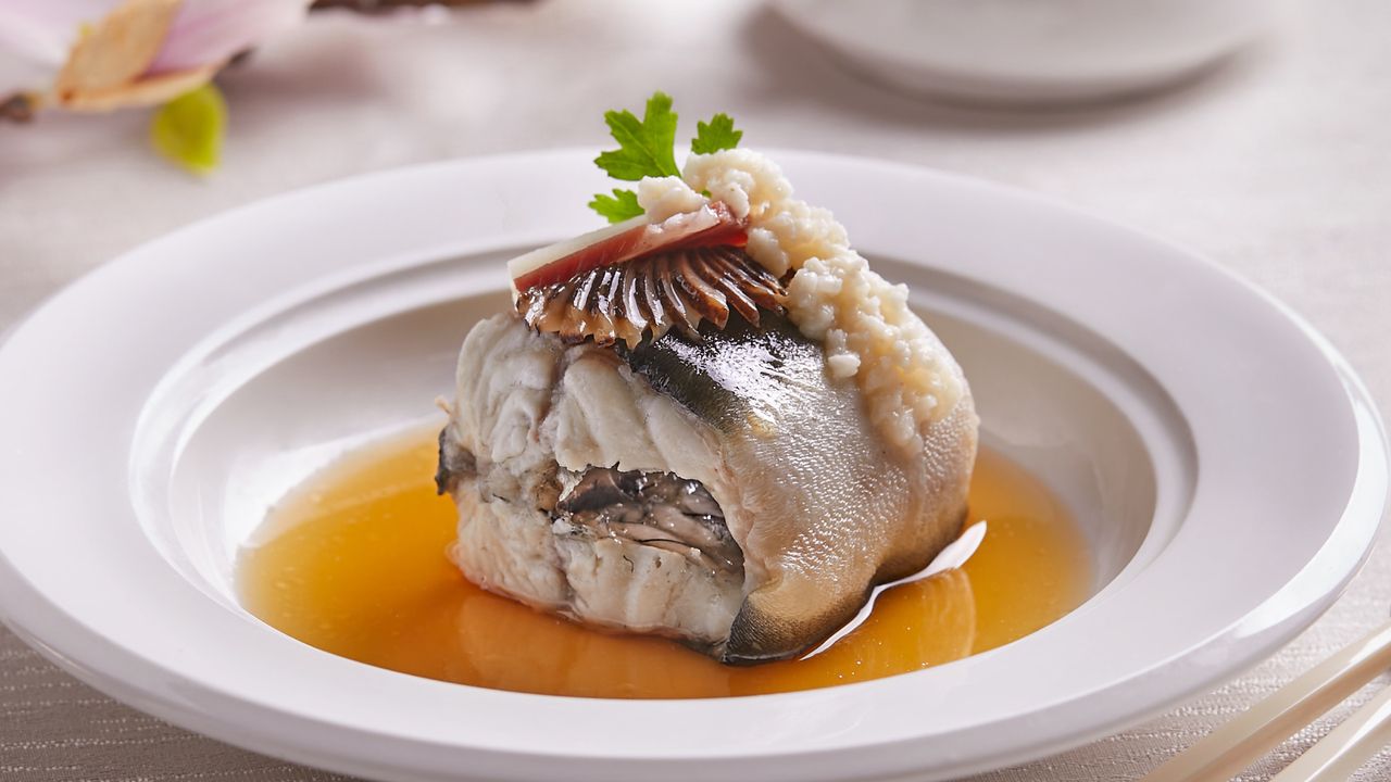 Steamed Eel with Chinese Ham & Mushroom in Sweet Fermented Wine (Per Pax) $22++