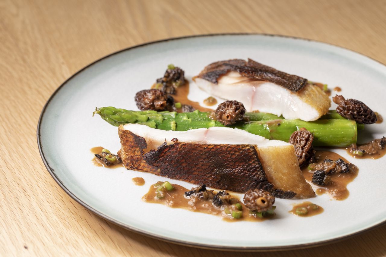 Christmas Lunch — Wine Pairing Course: ¥29,700 (Available only Dec 20–25)