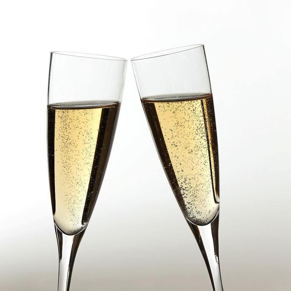 【平日限暢飲方案】暢飲香檳（GHMumm）+什錦小吃（僅限大廳座位）
