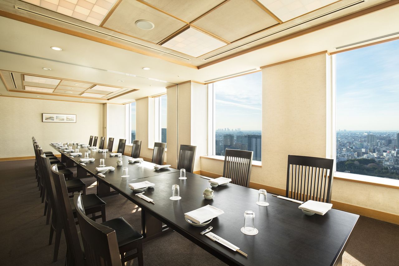 ランチ◆高層階完全個室・室料サービス◆菫会席/¥13,000→¥11,050（120分制・15％OFF）