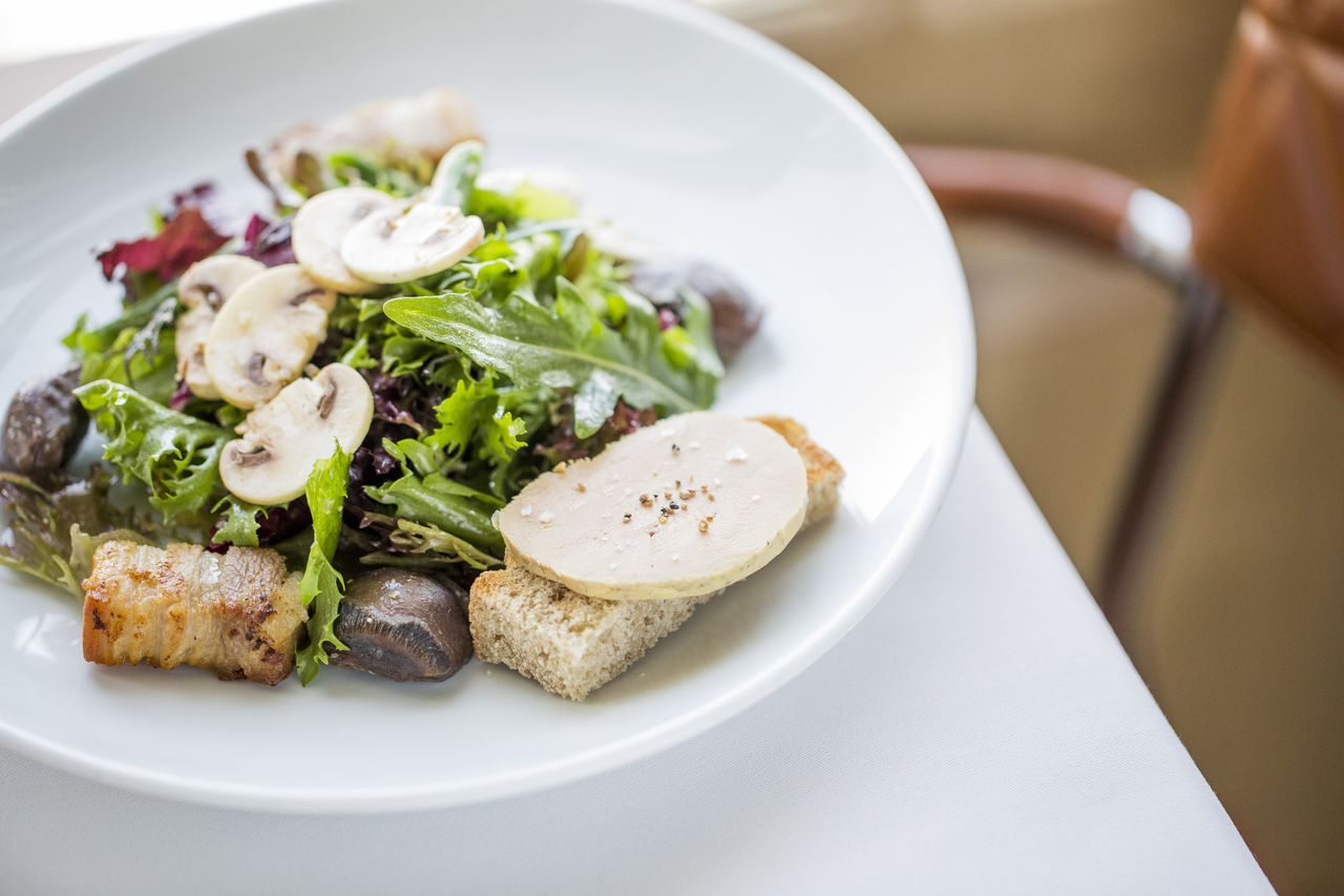 weekdays only 2starter + main course + dessert + coffee 7500yen→7000yen