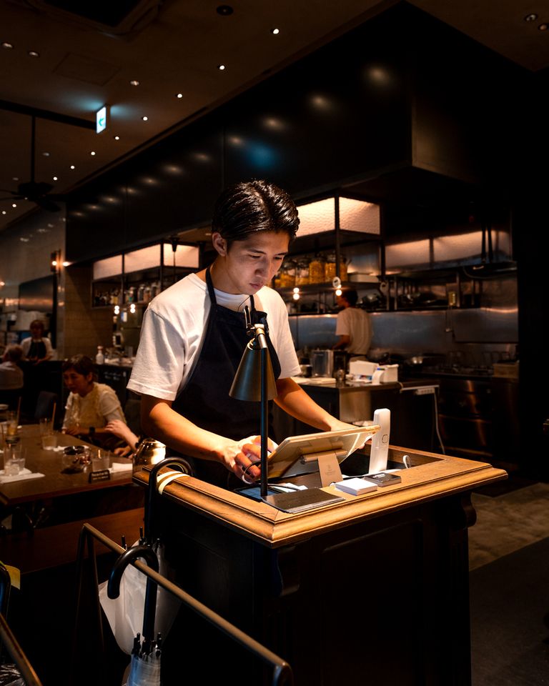 [ディナータイム] 2時間のフリードリンク付き、大皿プラン!メインはブランド牛のグリルを。特別なお食事にどうぞ。