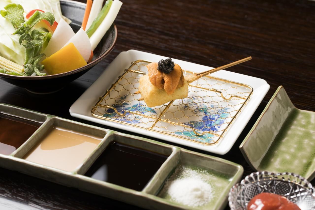 [16 courses] A special course incorporating the world's three major delicacies and seasonal ingredients