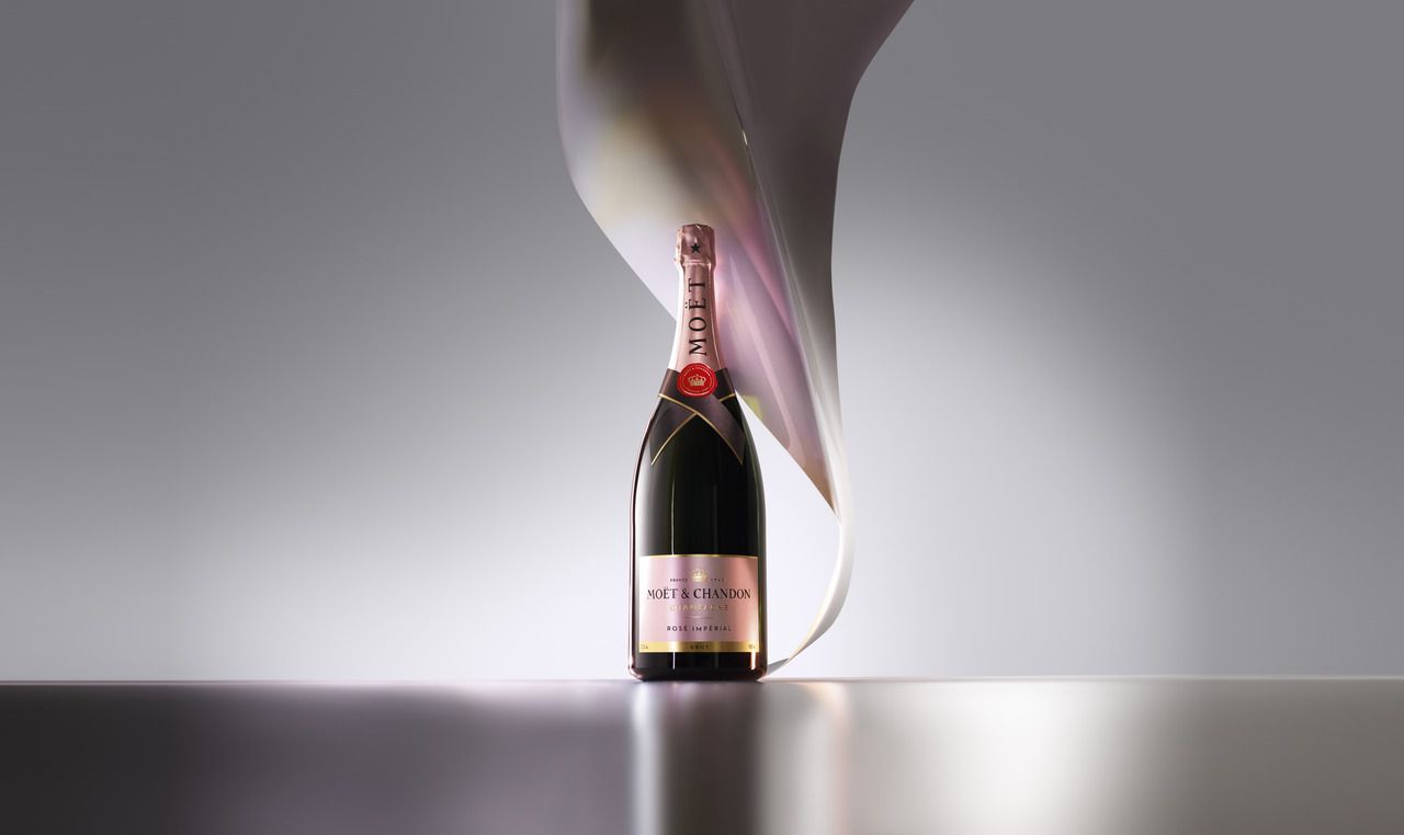 [Advance reservation only] Strawberry Afternoon Tea *Includes coffee and tea (free flow) + Imperial Glass of Moet & Chandon Rosé