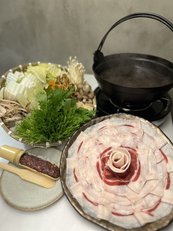 Boar hot pot course