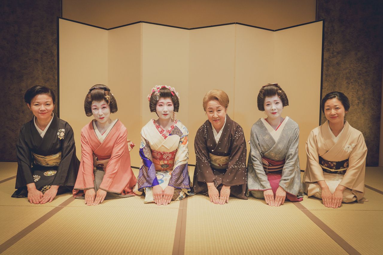 3時間芸者宴会プラン（飲み放題）　　芸者衆2人