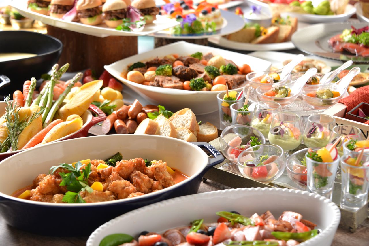 [Dinner Buffet] Over 50 varieties! Enjoy seasonal flavors and a live kitchen!
