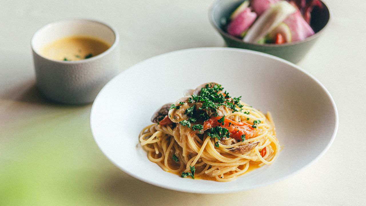 ボンゴレビアンコ　ランチサラダ・スープ付き