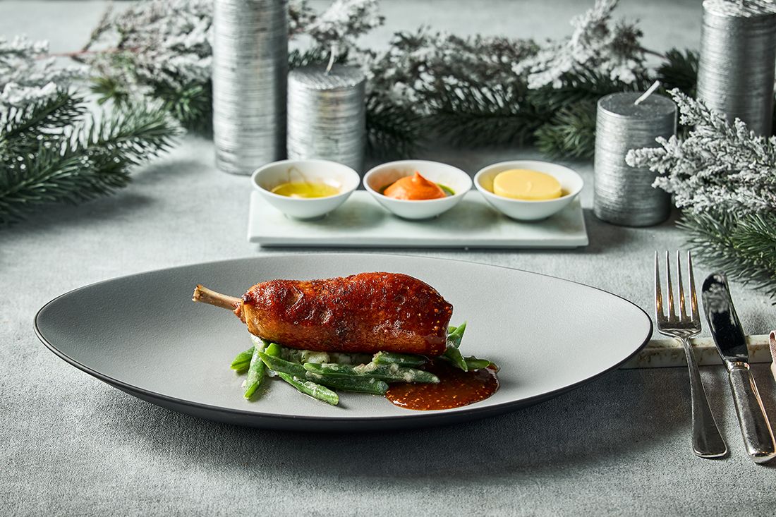 【The Lobby Lounge Window-side Seating Guaranteed】　Nostalgic  Christmas Dinner + 1Bottle of Champange