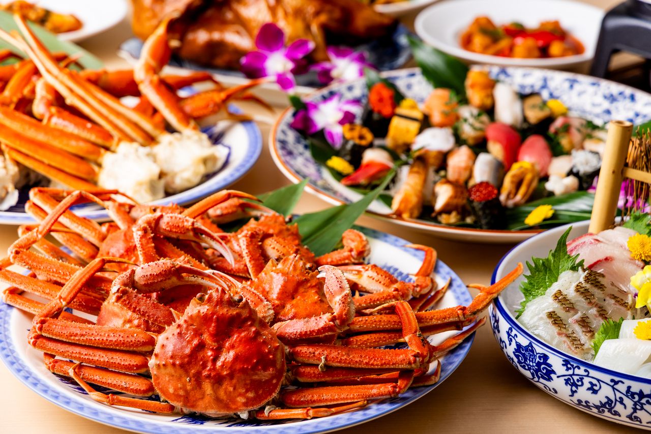 Enjoy crab at an affordable price! "All-you-can-eat Snow Crab & Sushi Course" (115 dishes total) 100 minutes 6,980 yen (excluding tax)