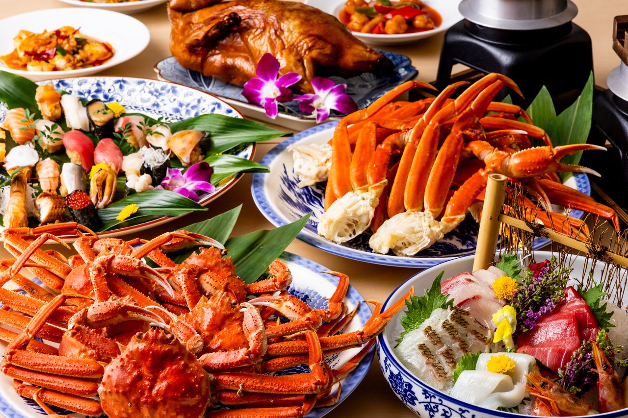 Kanimura Specialty: All-You-Can-Eat Snow Crab & Premium Sushi Course (146 luxurious dishes) 100 minutes, 7,980 yen (excluding tax)