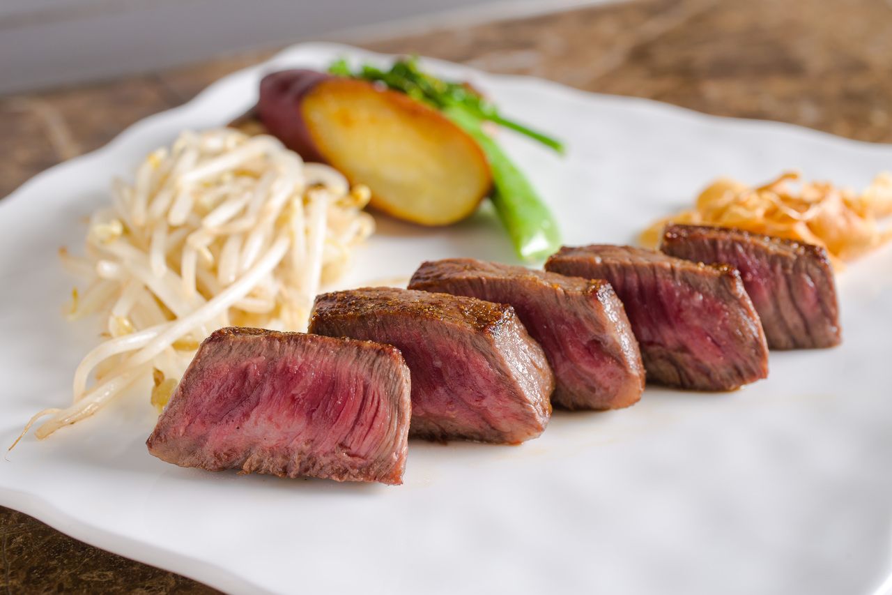 Carefully Selected Steak Course [Japanese Black Beef] Sirloin 200g